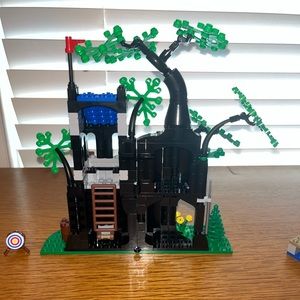 Lego Medieval tree house